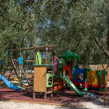Melograno Featured With Swimming Pool And Private Holiday home