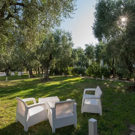 Melograno Featured With Swimming Pool And Private Ferienhaus *